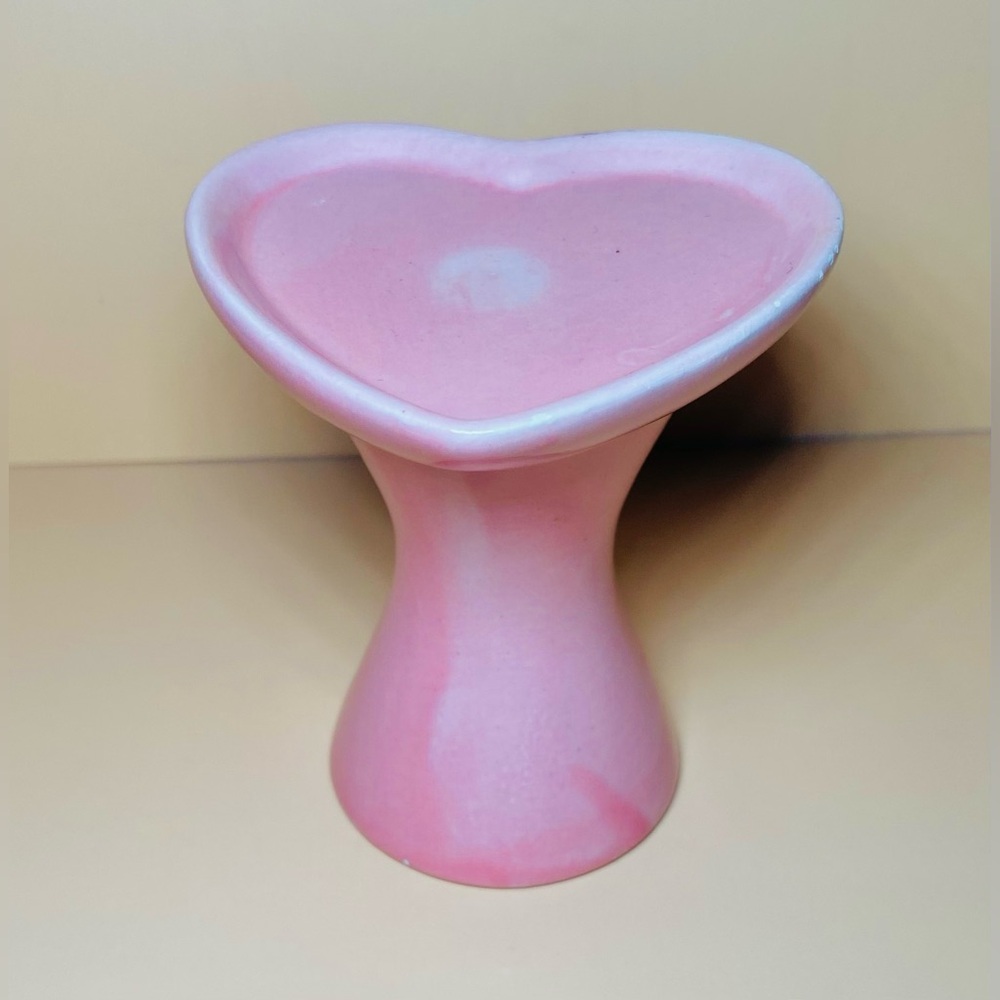 Pretty Pink Ceramic Valentine Heart Riser Decor‎